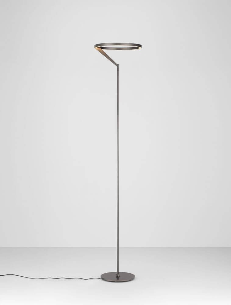 Tilia LED Stehlampe H 168cm 3000K in modernem Design mit hochwertigem Aluminium und Foggy-Nickel-Finish.