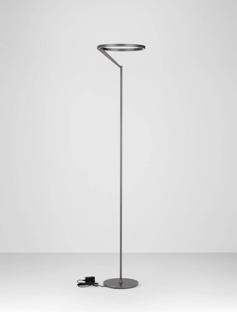 Tilia LED Stehlampe H 168cm 3000K mit schlankem Design und Foggy-Nickel-Finish in modernem Stil.