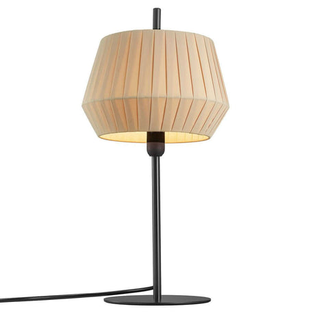Tischlampe Dicte mit modernem Design und plissee Lampenschirm in neutralen Farben für stimmungsvolle Beleuchtung.