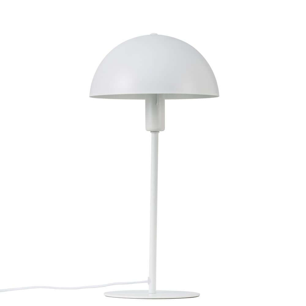 Tischlampe Ellen Weiß im minimalistischen skandinavischen Design mit abgerundetem Schirm und leichtem Rahmen.
