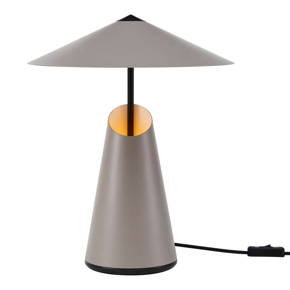 Tischlampe Taido mit geometrischen Formen, runder Schirm und konischem Fuß für stilvolle Beleuchtung.