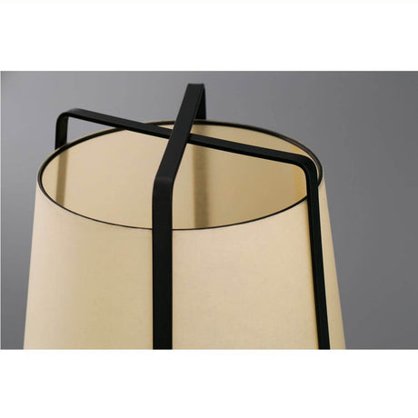 Detailansicht der Tischleuchte AKANE Schwarz, Beige mit minimalistischer Formgebung.
