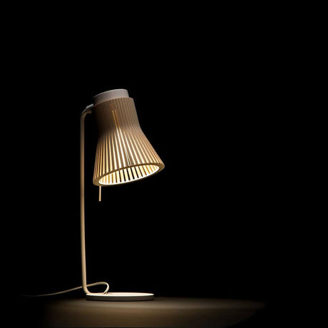 Petite 4620 wooden table lamp 56 cm in a modern design with a pivoting wooden shade.