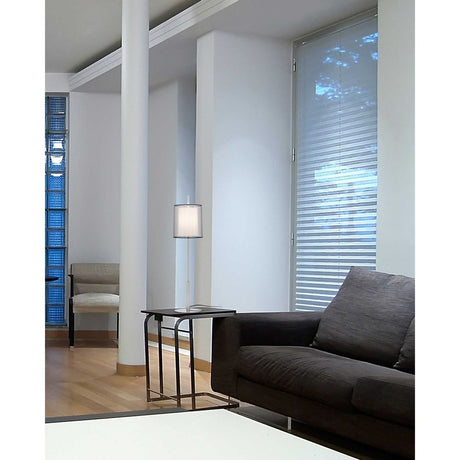 Tischleuchte SABA 84cm Nickel, Schwarz in modernem Wohnzimmer mit Sofa und Tisch