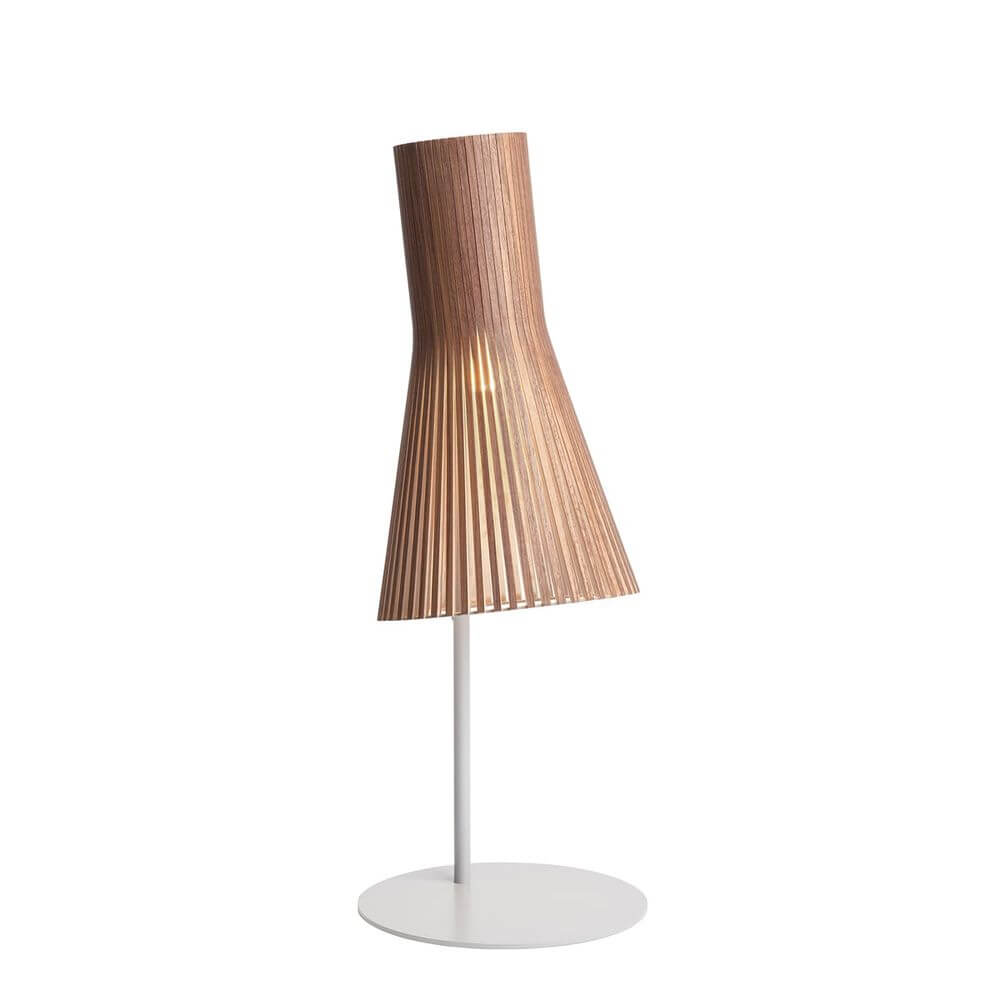 Tischleuchte Secto 4220 aus Holz 75cm mit einzigartigem Design aus formgepresstem Birkenholz.