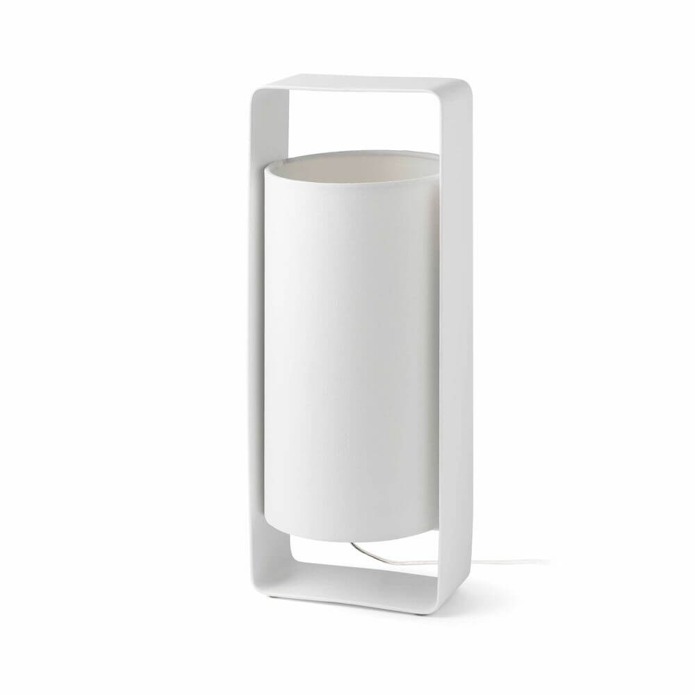 Tischleuchte mit Schirm LULA Weiß, elegante weiße Tischlampe mit modernem Design und klaren Linien.