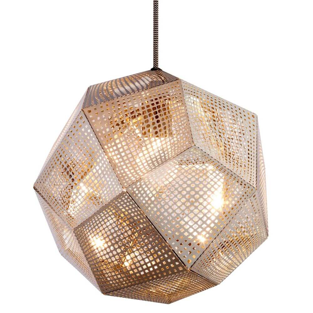 Tom Dixon Etch Metall Hängeleuchte Effektlicht in geometrischem Design, ideal für sanftes Umgebungslicht über Essbereich.
