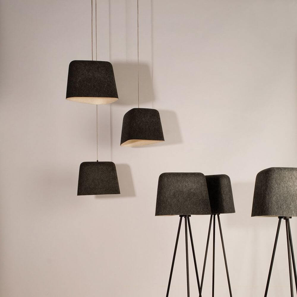 Tom Dixon Felt Akustik Pendelleuchte aus grauem Filz für warme Wohnatmosphäre.