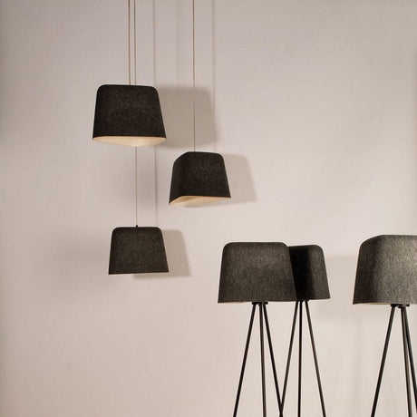 Tom Dixon Felt Akustik Pendelleuchte aus grauem Filz für warme Wohnatmosphäre.