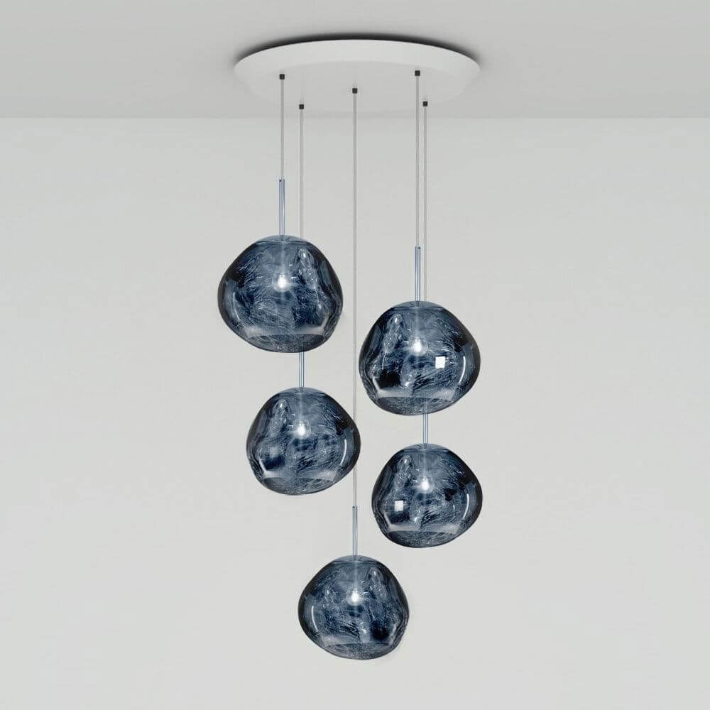 Tom Dixon Melt Mini LED Pendellampe 5er Mobile mit fünf schmelzenden Glas-Kugeln in Blau und Grau.