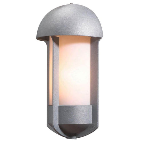 Tyr udendørs væglampe sølv, opal akrylglas med moderne design og blød belysning til udendørsarealer.