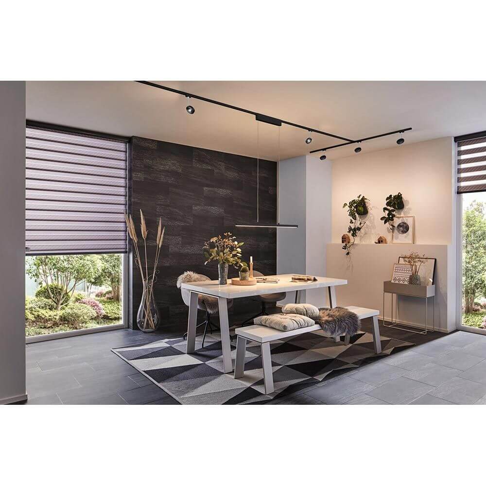 U-Rail LED Pendelleuchte Lento Dimmbar Schwarz-Matt in modernem Essbereich mit elegantem Design.