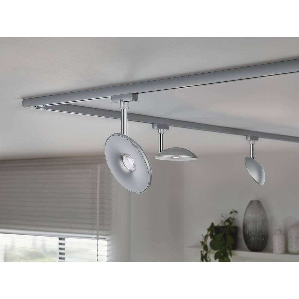 U-Rail LED Schienenspot Sphere Einzelspot Chrom-Matt Dimmbar an einer Decke montiert, mit Kugellinse für besondere Lichteffekte.