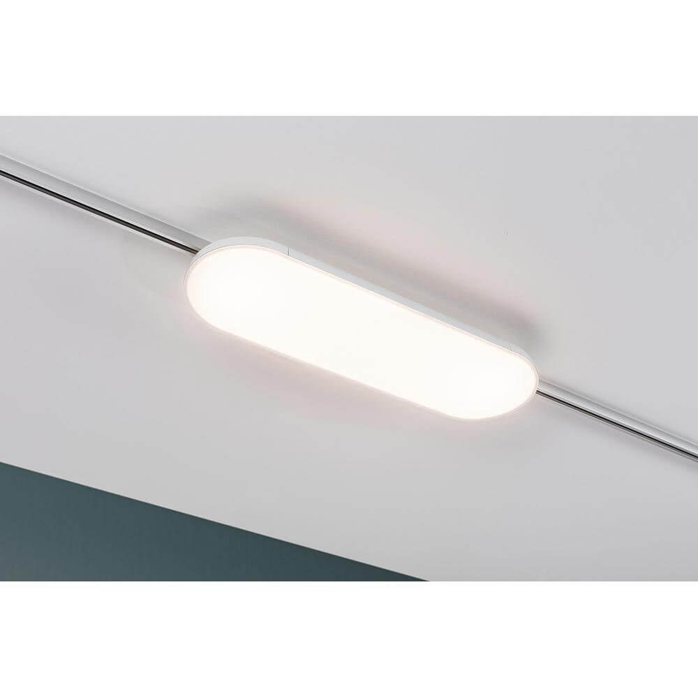 U-Rail Deck LED Panel Weiß an einer Decke montiert, sorgt für blendarmes Licht und moderne Raumbeleuchtung.