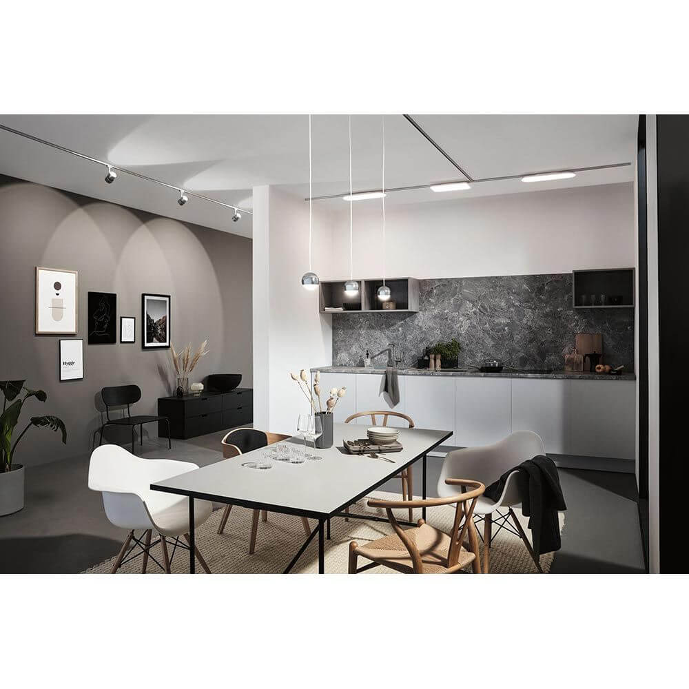 U-Rail Deck LED Panel Weiß in modernem Küchen- und Essbereich mit eleganter Einrichtung.