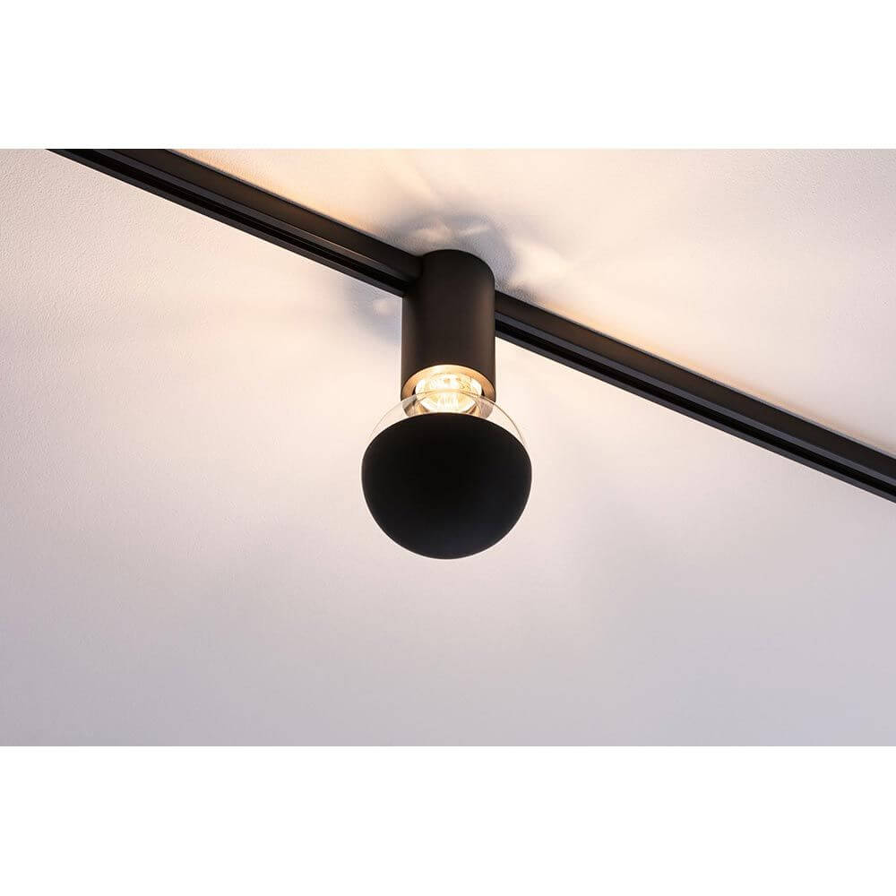 U-Rail Schienenspot Socket Einzelspot Schwarz an einer Decke montiert.