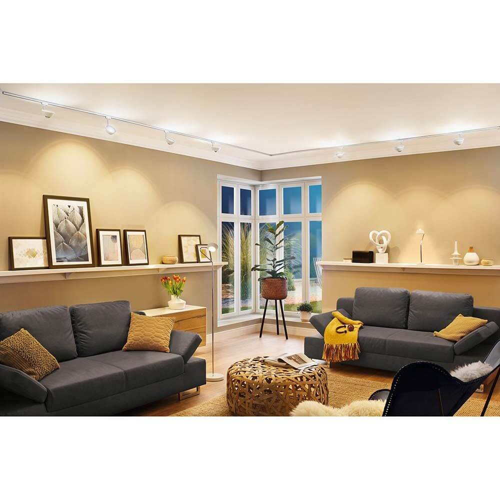 Wohnzimmer mit URail LED Spot Sabik 13W Dimmbar Weiß, stilvoller Beleuchtung und gemütlicher Atmosphäre.