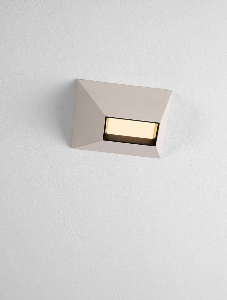 Utopia LED Deckenleuchte 3000K in modernem, minimalistischen Design, perfekt für jeden Raum.