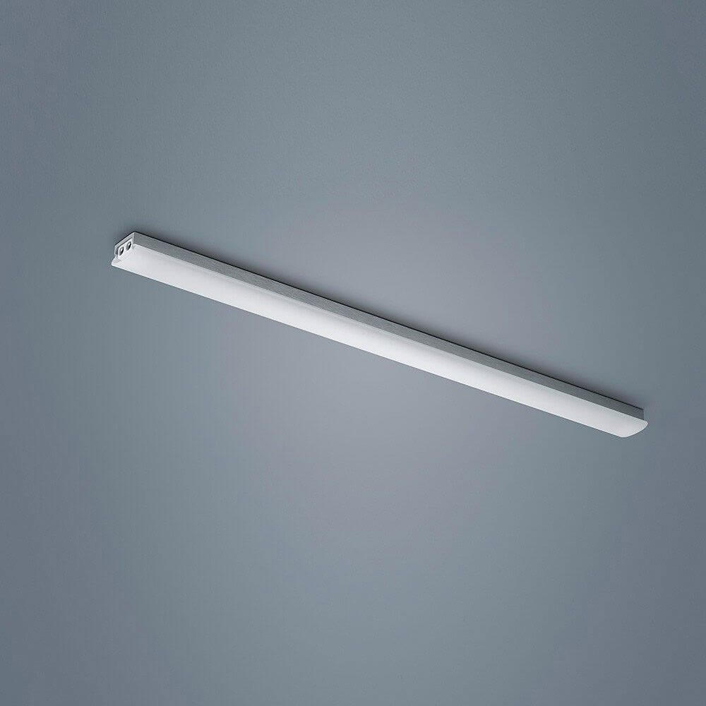 VIGO System LED-Linienmodul 100cm Alu-matt auf grauem Hintergrund, minimalistisch und modern.