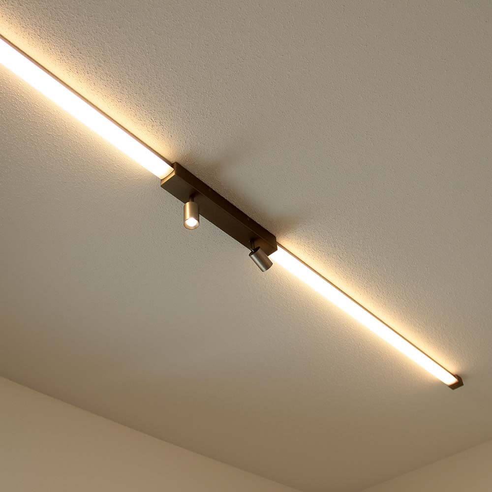 VIGO System LED-Linienmodul 100cm Alu-matt an der Decke mit heller Beleuchtung