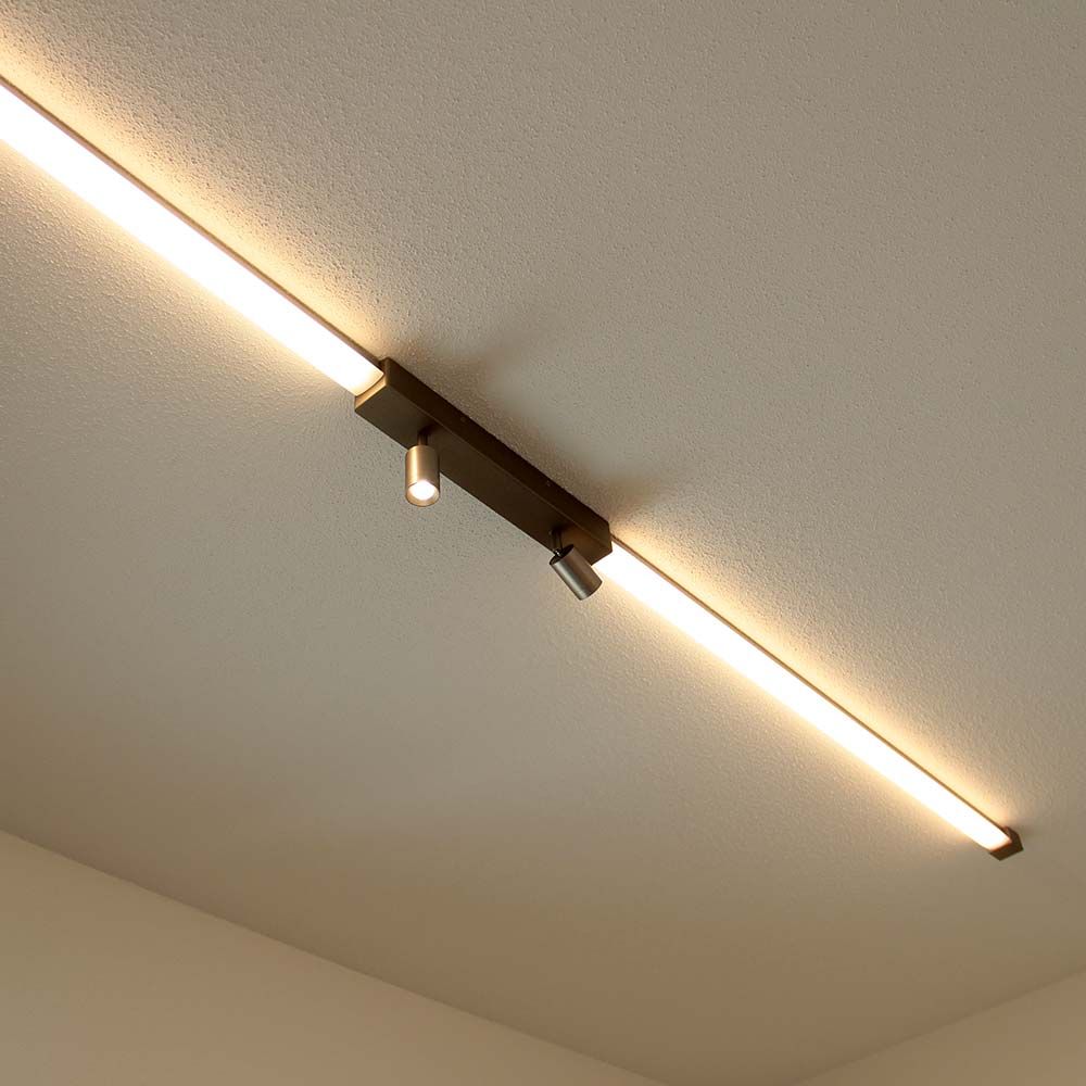 VIGO LED-Deckenleuchte mit minimalistischer Bauform und dimmbaren Licht, ideal für flexible Raumgestaltung.