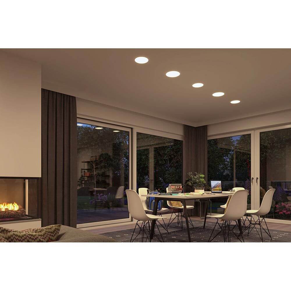 VariFit LED Einbaupanel Smart Home Zigbee Veluna Ø 18,5cm in modernem Wohnraum mit Esstisch.