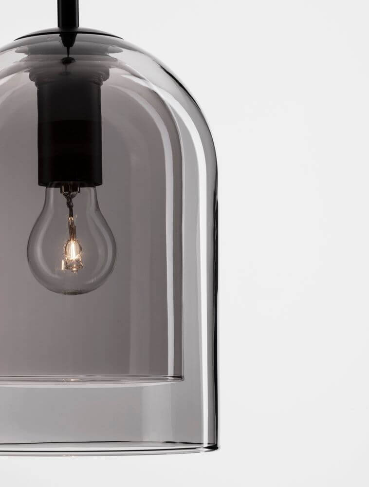 Hängelampe VELOR aus Rauchglas in Bernstein mit E27-Fassung, ideal für Art-Deco-Interieur.