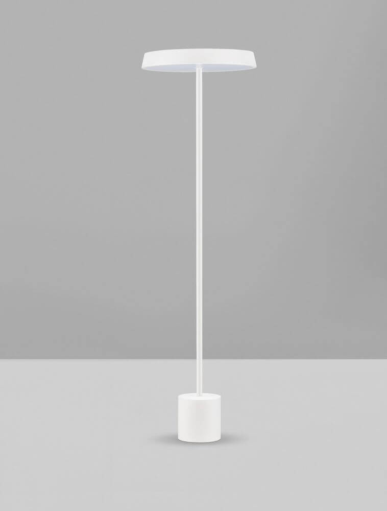 Vetro LED Stehlampe H 136cm Ø 40cm 3000K in modernem Design mit weißem Lampenschirm und stilvollem Sockel.