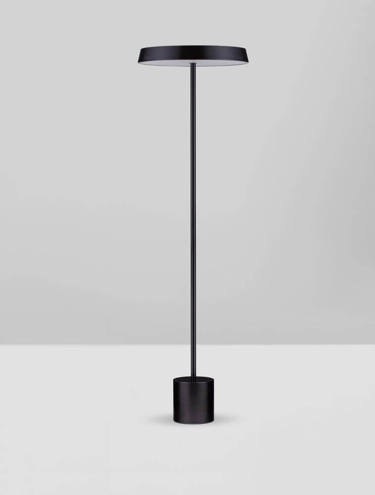 Vetro LED Stehlampe H 136cm Ø 40cm 3000K in elegantem Design mit matte Oberfläche und moderne Linienführung.