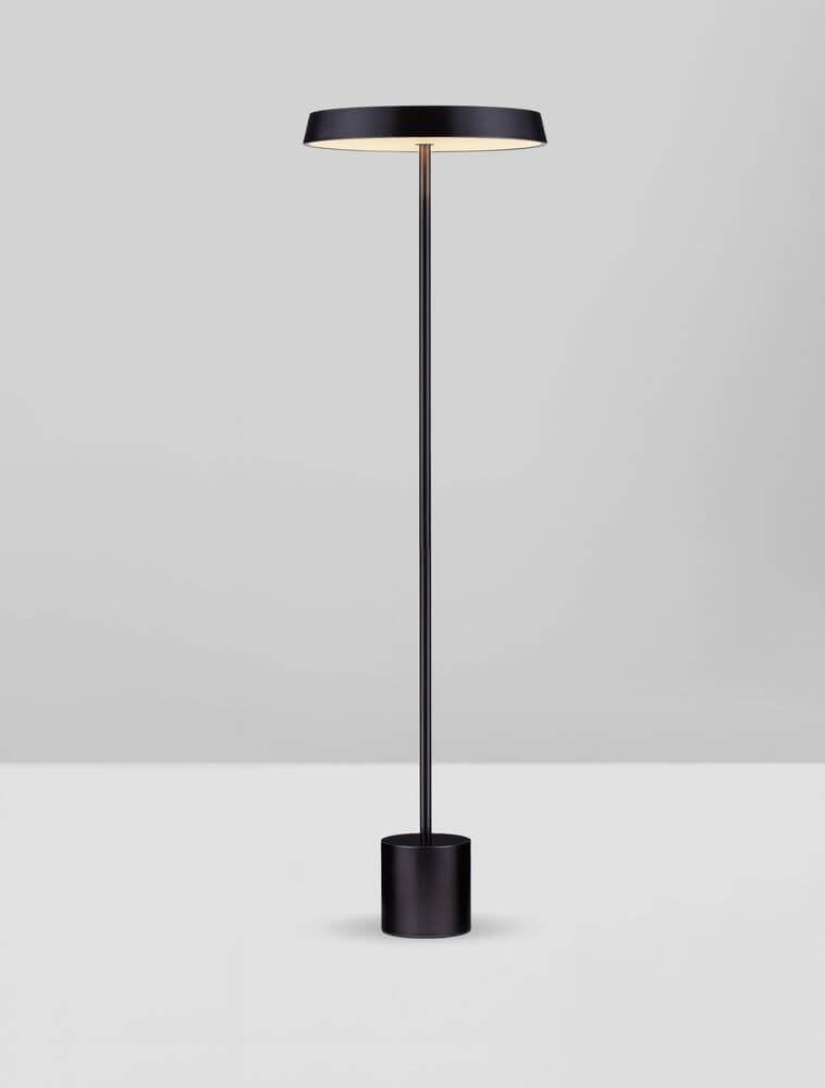 Vetro LED Stehlampe H 136cm Ø 40cm 3000K in elegantem Design mit schwarzem Finish und moderner Linienführung.