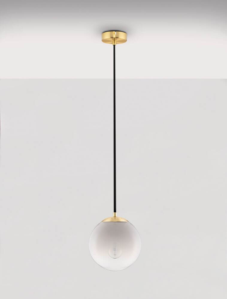 VITA Pendelleuchte in Gold und Weiß, ovaler Glasdiffusor, modern und elegant, perfektes Licht für stilvolles Interieur.