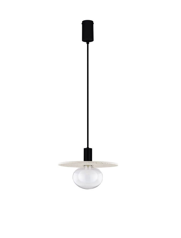 Vrahos Pendelleuchte G9 Ø 29,5cm Beton Beige mit schwarzem Baldachin und runder, klarer Glaskugel.