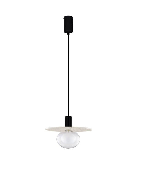 Suspension Vrahos G9 Ø 29,5 cm béton beige avec rosace de plafond noire et boule en verre ronde et transparente.