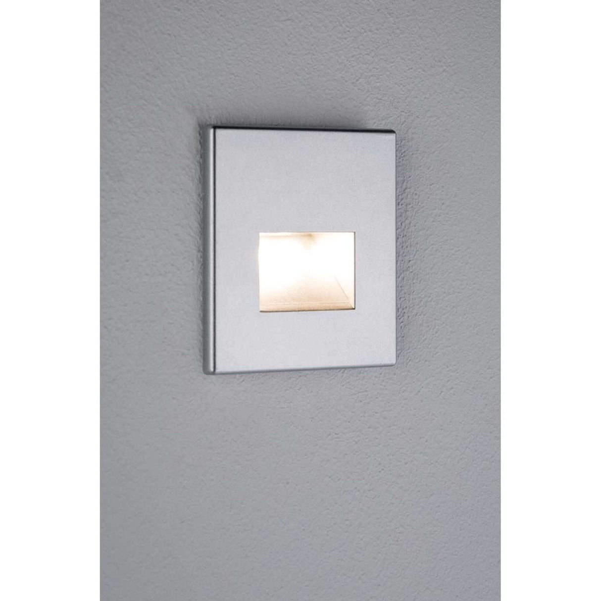 Wandeinbauleuchte LED Edge Quadro Chrom-Matt an grauer Wand montiert