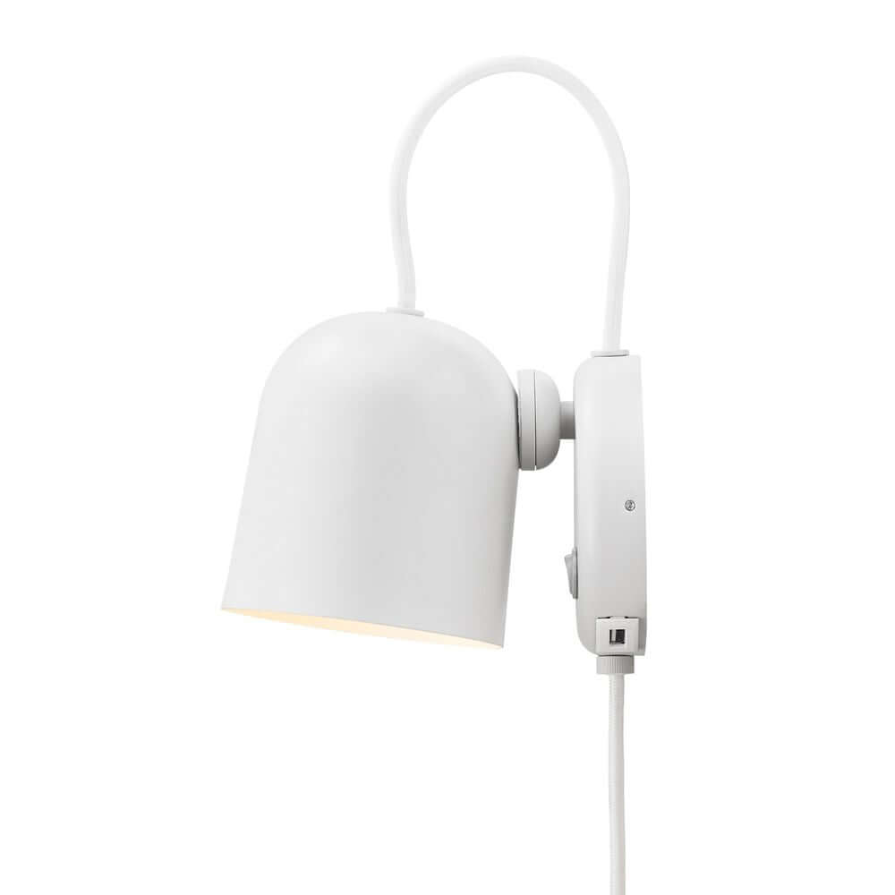 Wandleuchte Angle in Weiß mit flexiblem Lampenschirm für modernes Lichtdesign