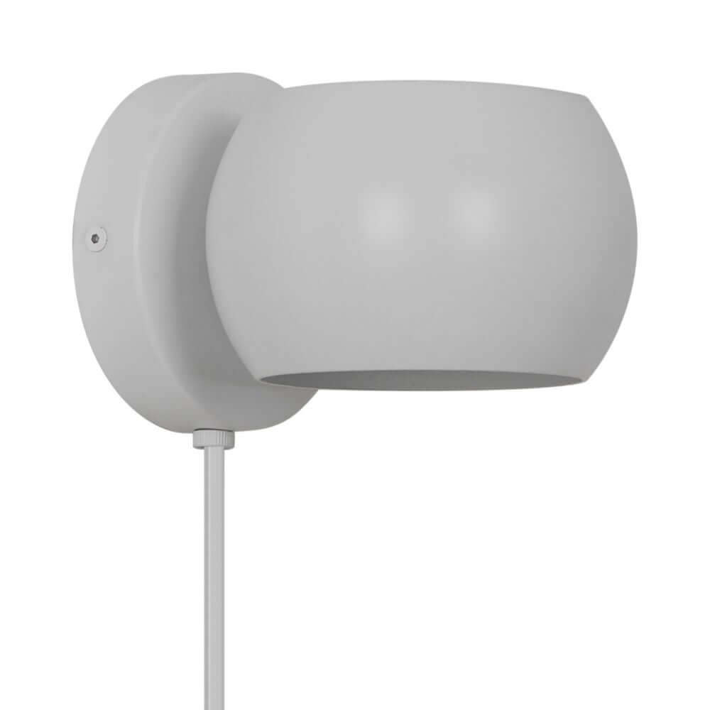 Wandleuchte Belir in elegantem Design mit beweglichem Schirm, ideal für Küche oder Wohnzimmer.