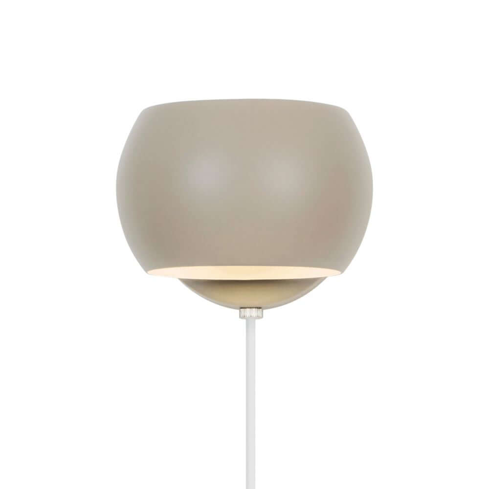 Wandleuchte Belir in rundem Design, ideal für Küche oder Wohnzimmer mit anpassbarem Licht.