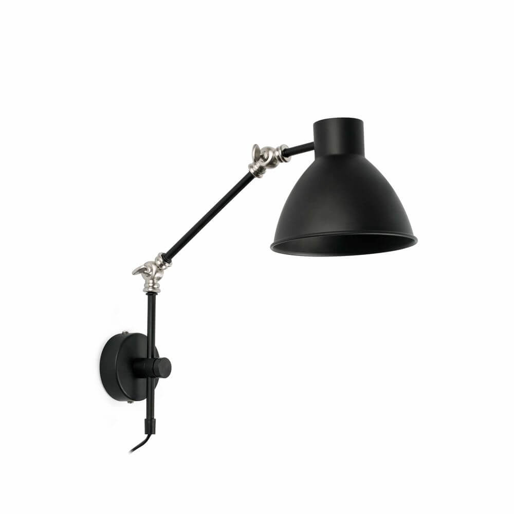 Wandleuchte CELIA Schwarz an der Wand montiert mit flexibler Arm und modernem Design.