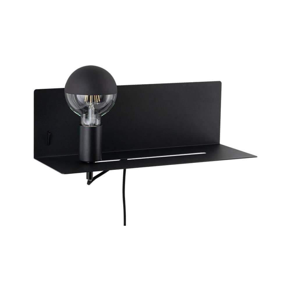 Wandleuchte Devara USB Schwarz für multifunktionale Beleuchtung und Ablagefläche in modernem Design.