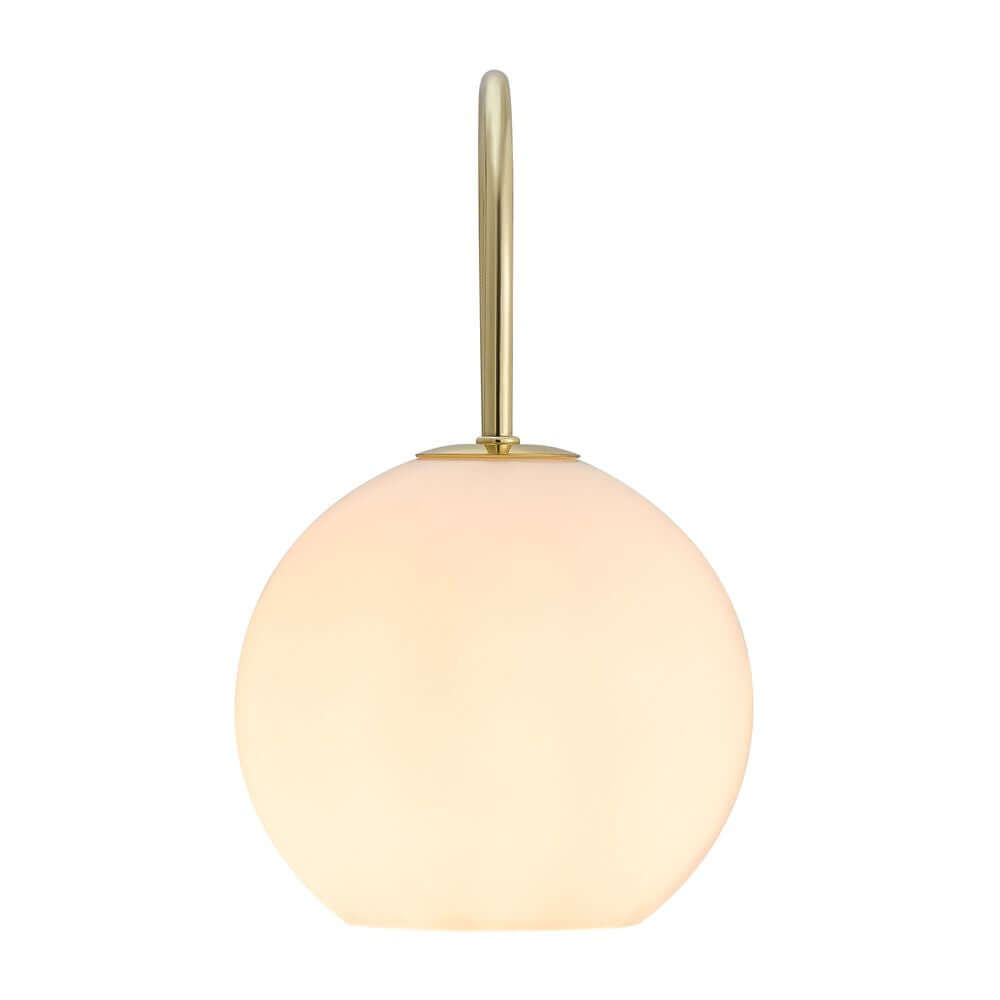 Wandleuchte Franca in elegantem Design mit weißer Glaskuppel und glänzendem Messing.