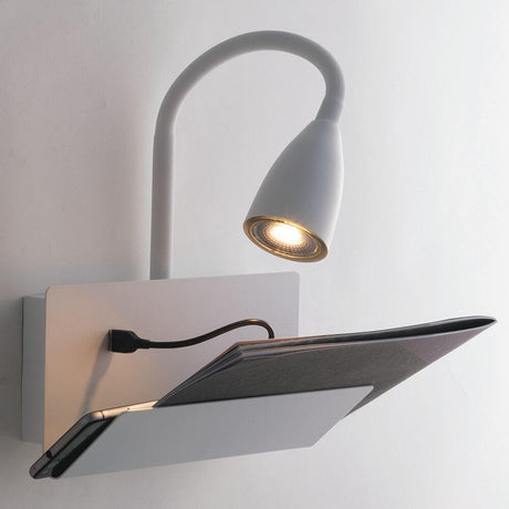 Wandleuchte Gulp mit USB-Ladefunktion, moderne Wandlampe mit Leselampe und USB-Anschluss.