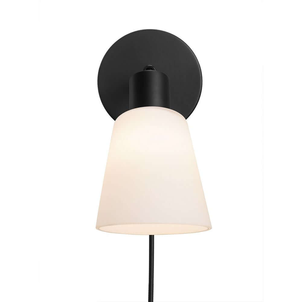 Wandleuchte Molli - moderne Wandleuchte mit schwarzem Gehäuse und weißem Lampenschirm für stilvolle Beleuchtung.