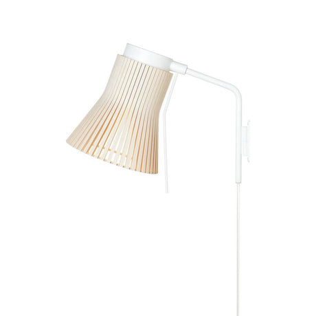 Petite 4630 wall light made of wood Ø 20 cm with swiveling lampshade in Scandinavian design.