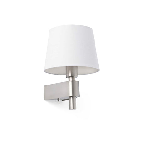 Wandleuchte ROOM Nickel, Weiß mit modernem Design und weißem Lampenschirm, ideal für verschiedene Wohnstile.