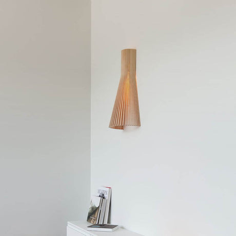 Wall lamp Secto Small 4231 made of wood 45cm