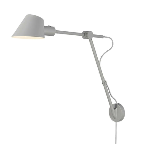 Wandleuchte Stay Long in modernem Design mit flexiblem Drehmechanismus zur optimalen Lichtausrichtung.