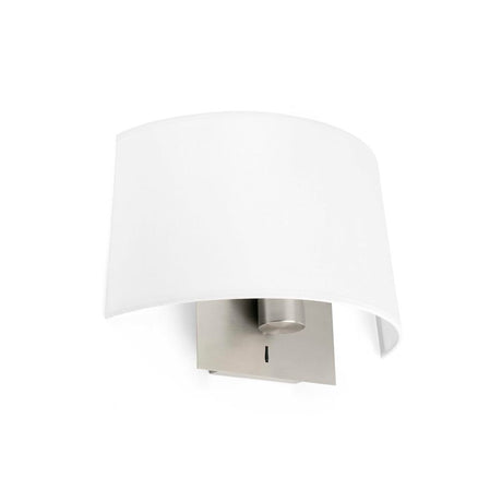 Wandleuchte VOLTA Nickel, Weiß mit modernem Design und weißem Schirm, ideal für verschiedene Wohnräume.
