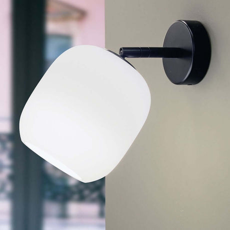 Casablanca Wandstrahler Murea Ø 13cm an Wand montiert mit modernem Design.