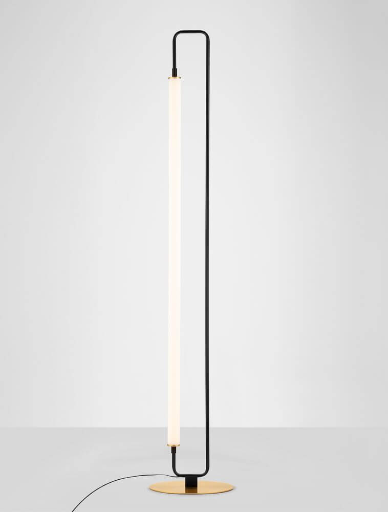 Wetro LED Stehlampe in Schwarz und Gold mit warmen 3000K, modernes und minimalistisches Design.