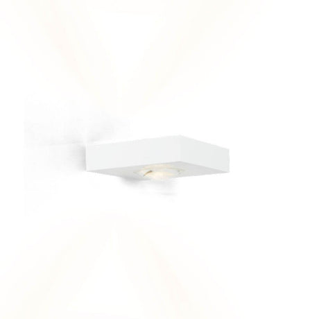 Applique murale Leens 2.0 blanche au design moderne, crée des effets lumineux Up&Down pour chaque espace de vie.